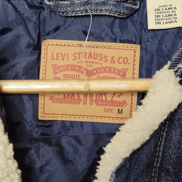 Levi's Women's Pieced Sherpa Ex Boyfriend Trucker Denim Jean Jacket NWOT - Picture 10 of 10